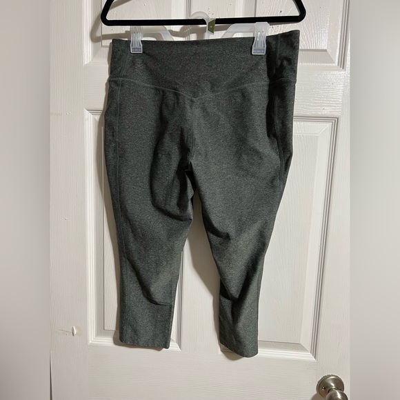 Heathered Gray Nike Dri-Fit Leggings. - Picture 2 of 3